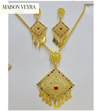 Accessoires thaïlandais, boucl - Pacific Jewelry & Watches Los Angeles avis et prix