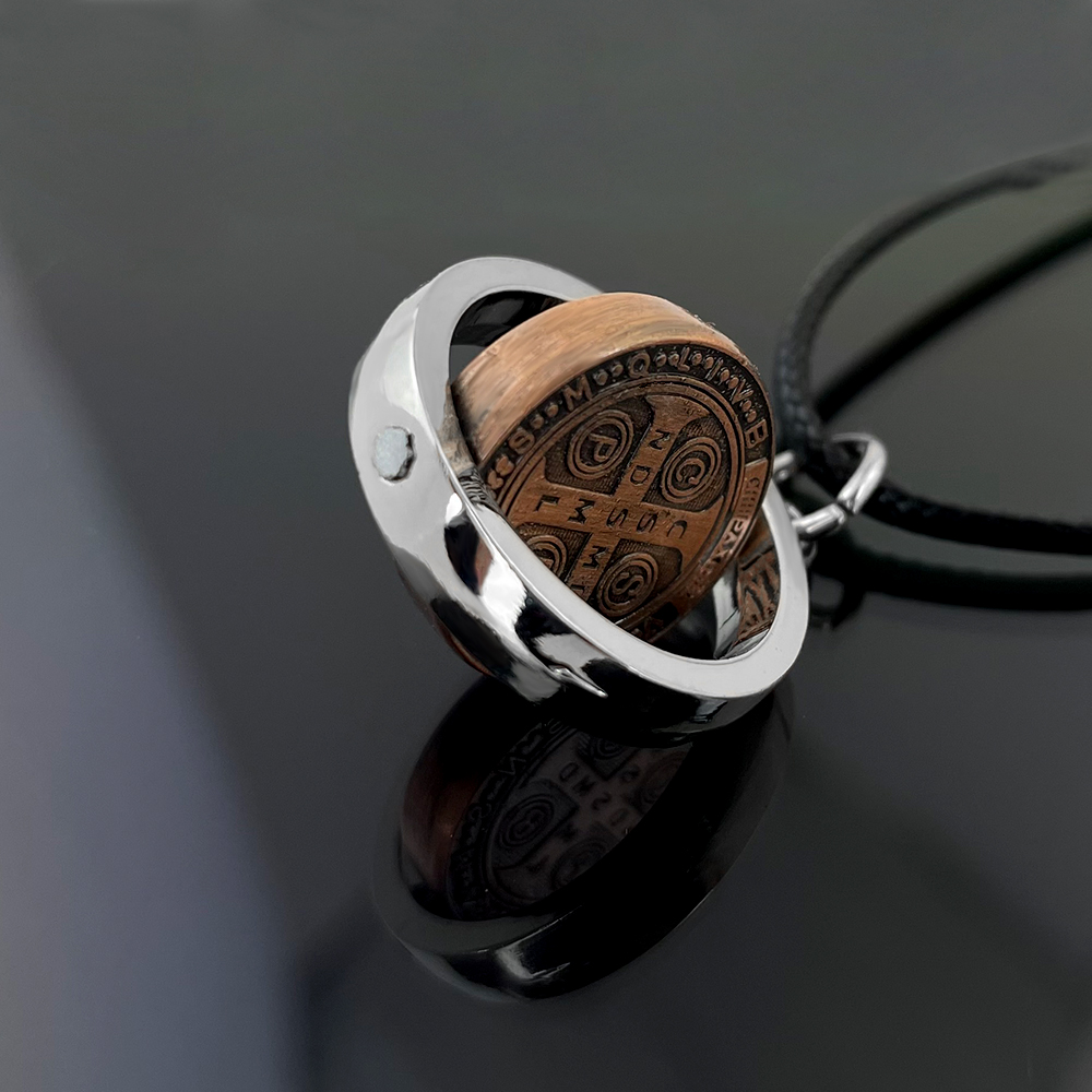 Nouveau collier médaille Saint - Jewelry & Watches Vitopoulos Reviews avis et prix
