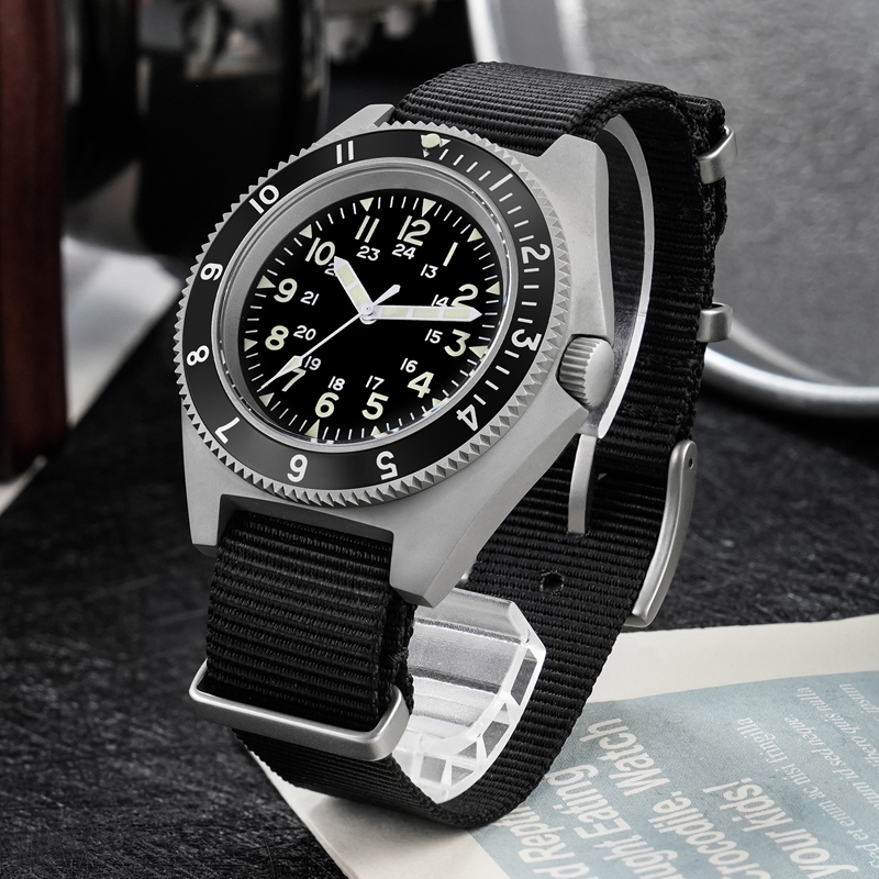Watchdives WD1972 montre à Qua - Jewelry Box With Watches avis et prix